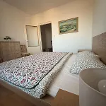 Retro Vibes & Modern Comfort Апартаменты