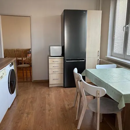 Retro Vibes & Modern Comfort *