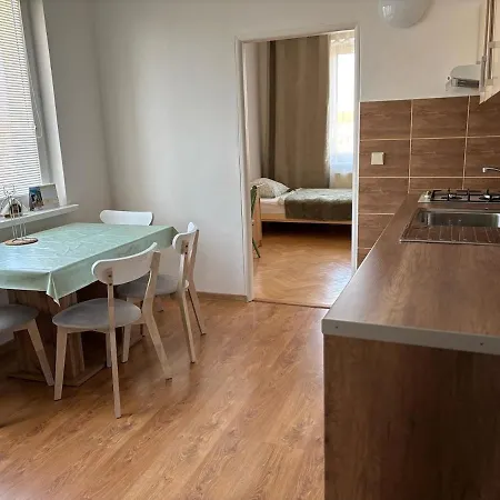 Retro Vibes & Modern Comfort Apartmán Košice